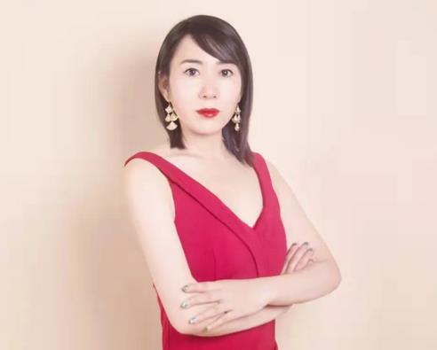 閆莉云：一開始掏了500元玩玩，如今月入十萬
