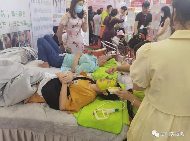 展會現(xiàn)場，千余種優(yōu)商臻萃
