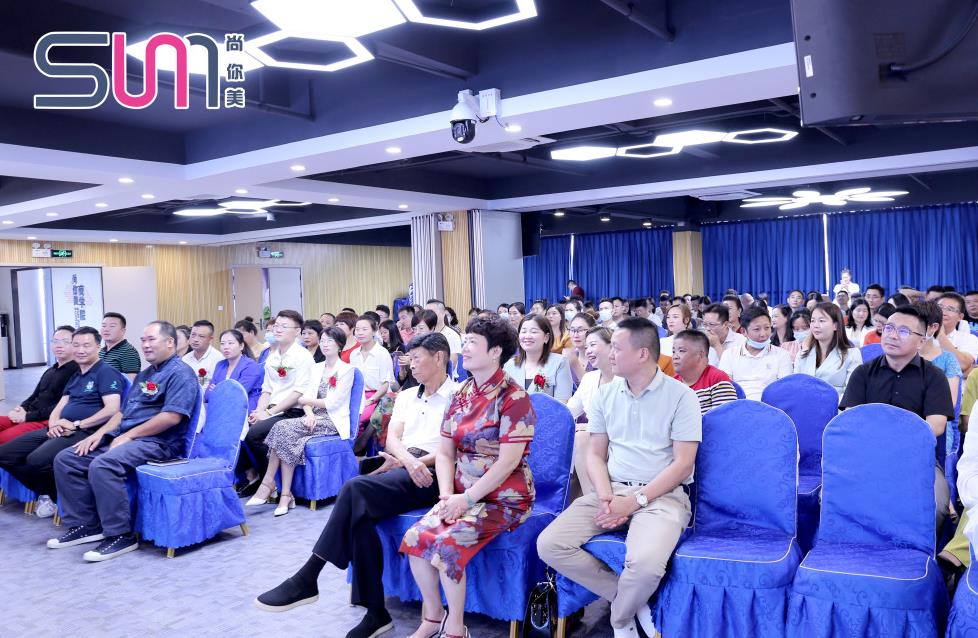 現(xiàn)場大咖云集，領導嘉賓、行內精英人士、合作伙伴