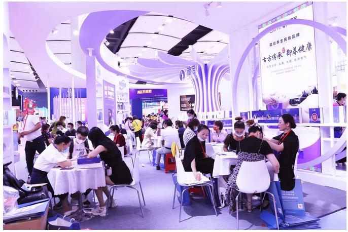 尚你美CEO羅家勁先生、尚你美聯(lián)合創(chuàng)始人林碧玉女士全場賦能